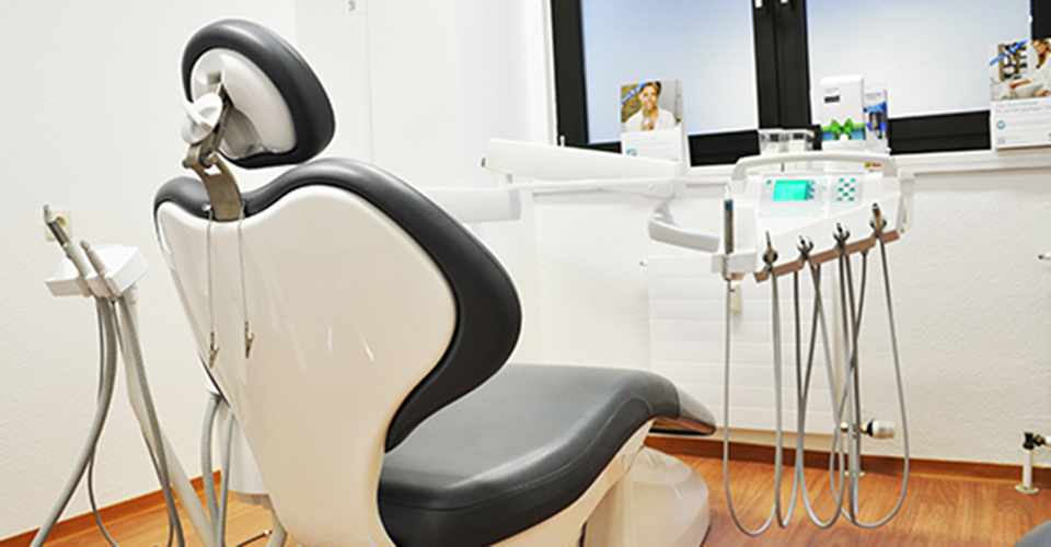 Behandlungszimmer Zahnarztpraxis